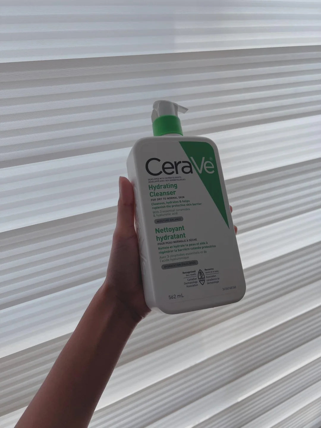 files/cerave-hydrating-cleanser-review-v0-oz29ppzeuosb1.webp